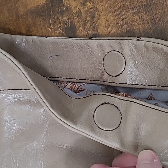 HOBO Light Tan Patchwork Stitched Front Shoulder Bag - Picture 15 of 17